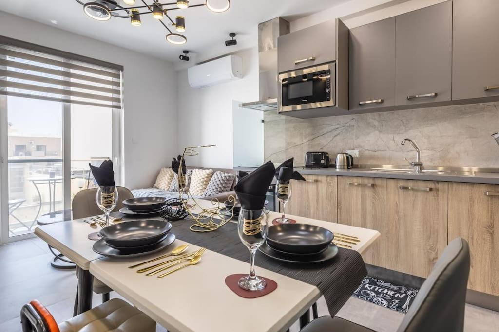 Velvet Noir Apartment By Soea Sliema Exterior foto